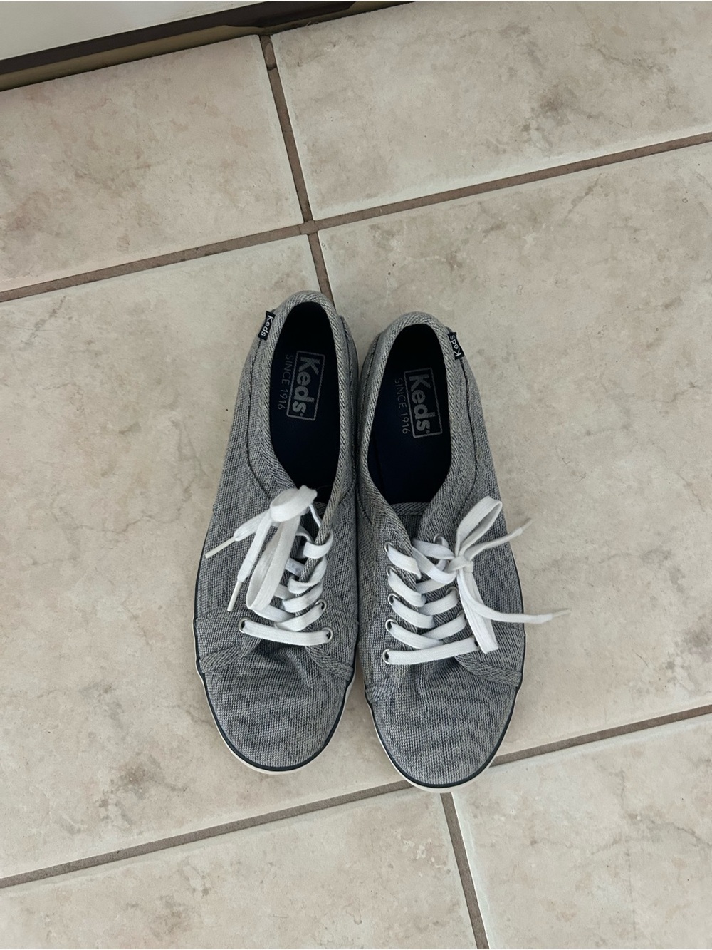 Keds grey
Canvas Lace-Up Sneakers with White Laces
